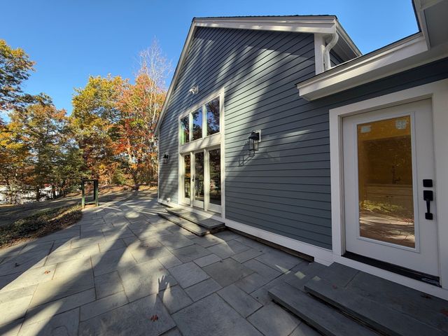 18 Hearthstone Drive, Medfield, MA 02052