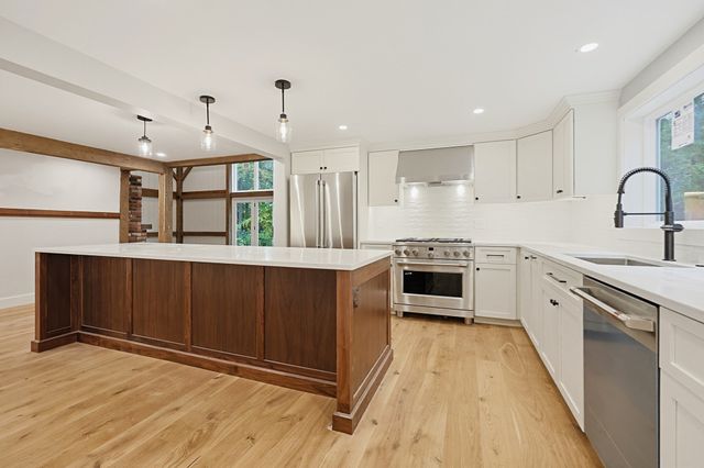 18 Hearthstone Drive, Medfield, MA 02052