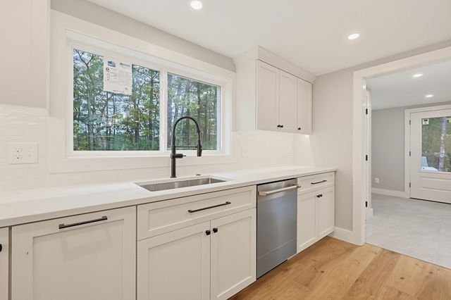 18 Hearthstone Drive, Medfield, MA 02052