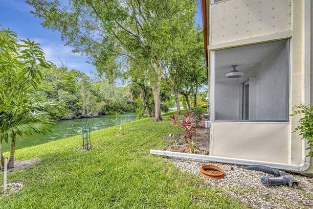 28 Camden B, West Palm Beach, FL 33417
