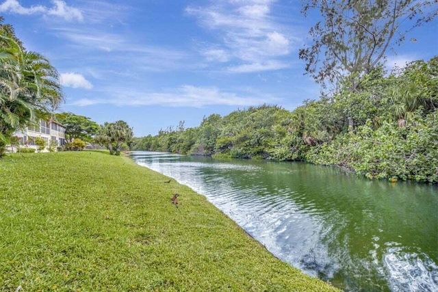 28 Camden B, West Palm Beach, FL 33417