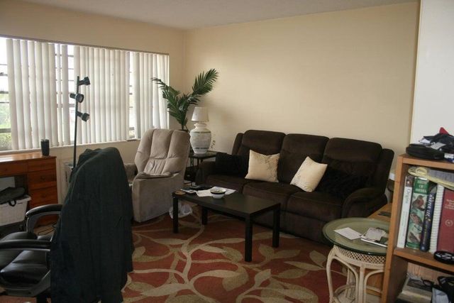 28 Camden B, West Palm Beach, FL 33417