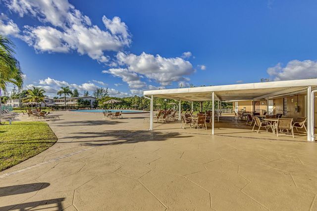28 Camden B, West Palm Beach, FL 33417