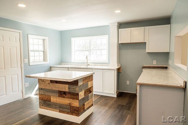 1015 E Hunt Road, Adrian, MI 49221