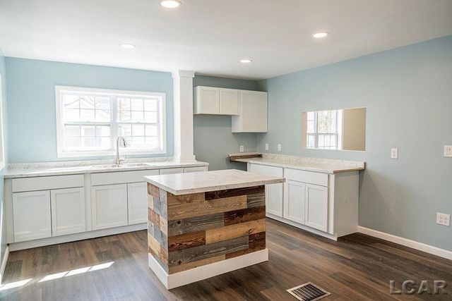 1015 E Hunt Road, Adrian, MI 49221