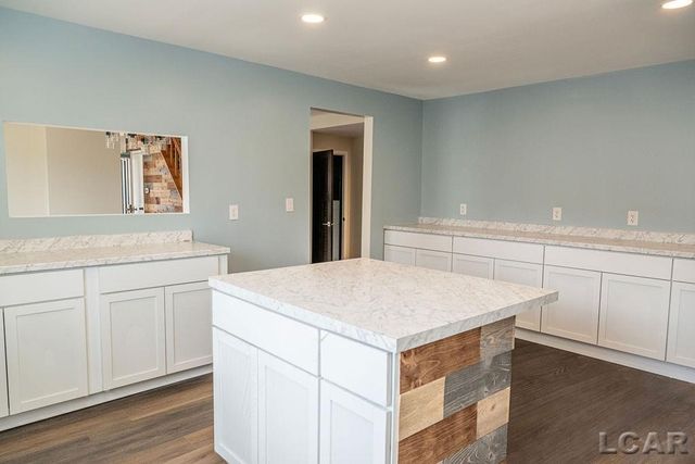 1015 E Hunt Road, Adrian, MI 49221