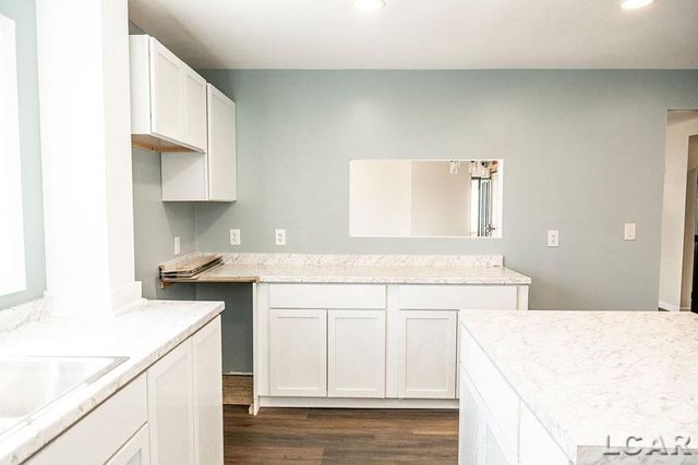 1015 E Hunt Road, Adrian, MI 49221