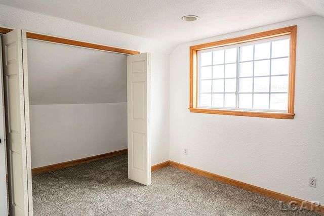 1015 E Hunt Road, Adrian, MI 49221