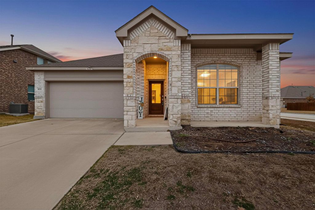 423 Pepperbark Avenue, Princeton, TX 75407