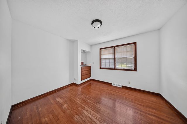 2710 Southland Street SW, Cedar Rapids, IA 52404