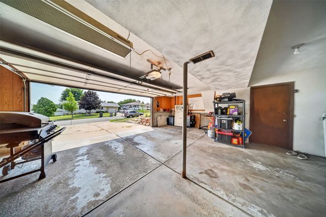 2710 Southland Street SW, Cedar Rapids, IA 52404