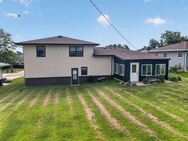 2710 Southland Street SW, Cedar Rapids, IA 52404