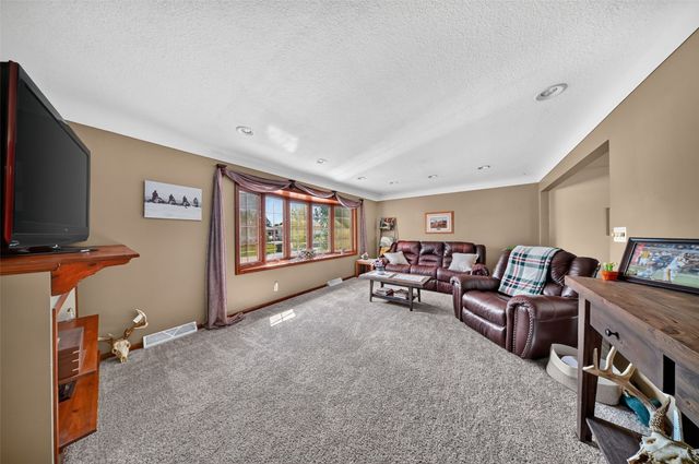 2710 Southland Street SW, Cedar Rapids, IA 52404