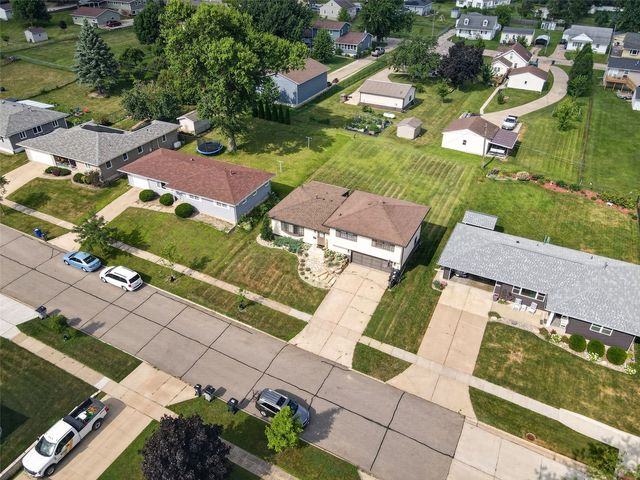2710 Southland Street SW, Cedar Rapids, IA 52404