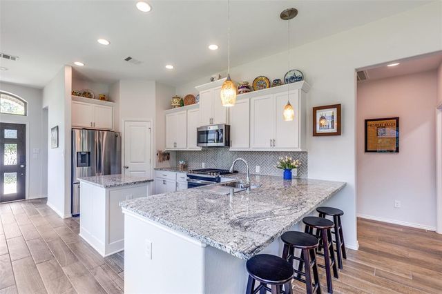 342 Topper Pines Drive, Montgomery, TX 77316
