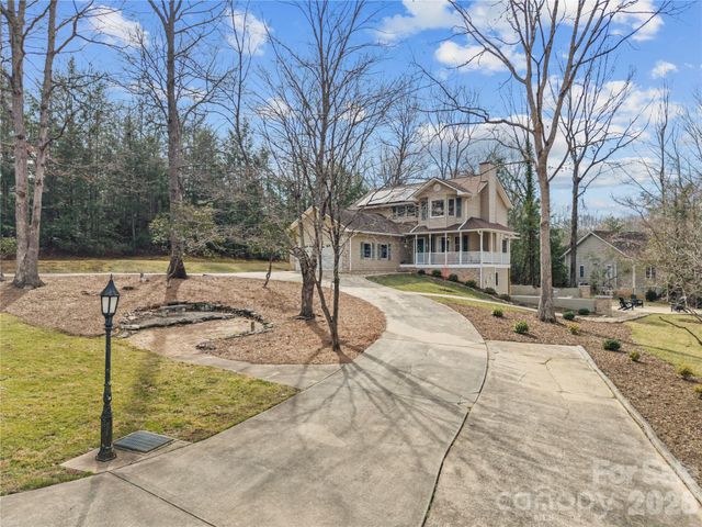 112 Bridlewood Trail, Mills River, NC 28759