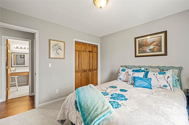 112 Bridlewood Trail, Mills River, NC 28759