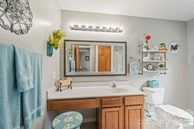 112 Bridlewood Trail, Mills River, NC 28759