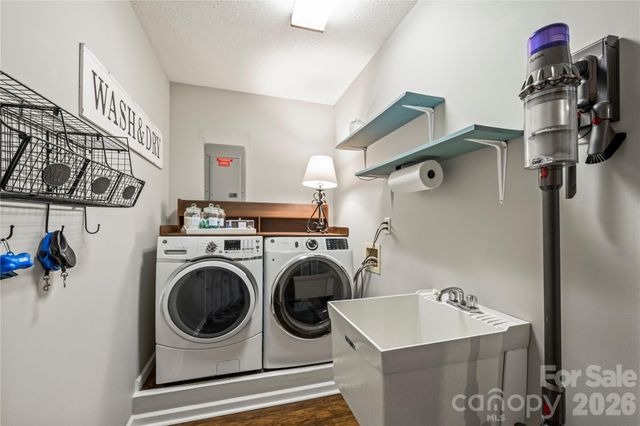 112 Bridlewood Trail, Mills River, NC 28759