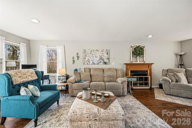 112 Bridlewood Trail, Mills River, NC 28759