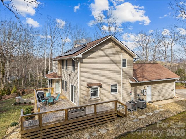 112 Bridlewood Trail, Mills River, NC 28759