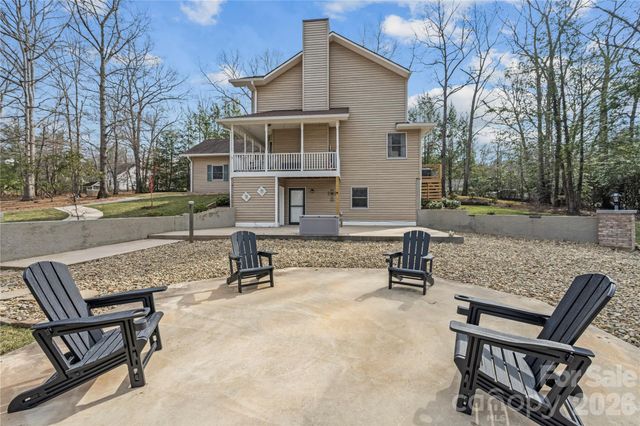 112 Bridlewood Trail, Mills River, NC 28759