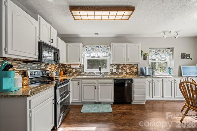 112 Bridlewood Trail, Mills River, NC 28759