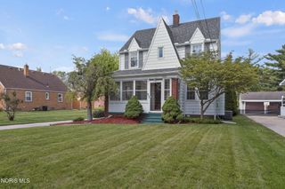 203 Hannum Avenue, Rossford, OH 43460