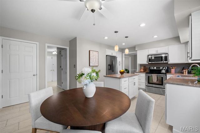 12326 Woodline Drive, St Louis, MO 63141