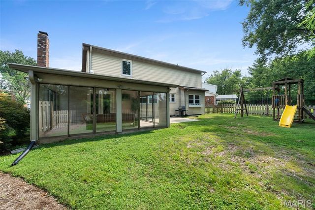 12326 Woodline Drive, St Louis, MO 63141
