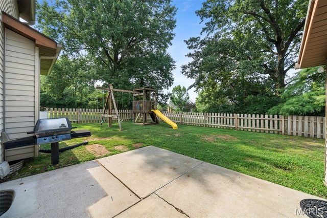 12326 Woodline Drive, St Louis, MO 63141