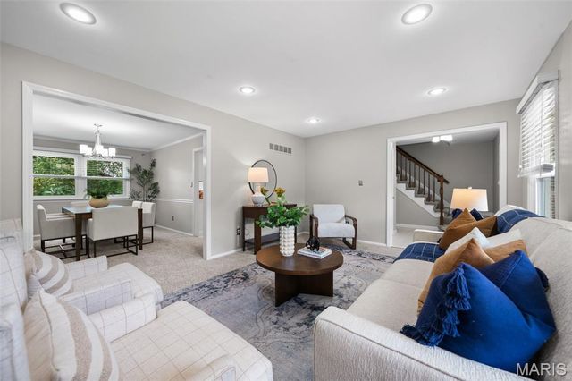 12326 Woodline Drive, St Louis, MO 63141