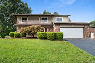 12326 Woodline Drive, St Louis, MO 63141