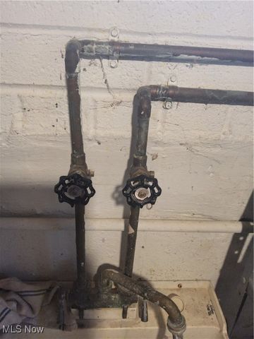 4092 E 72nd Street, Cleveland, OH 44105