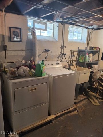 4092 E 72nd Street, Cleveland, OH 44105