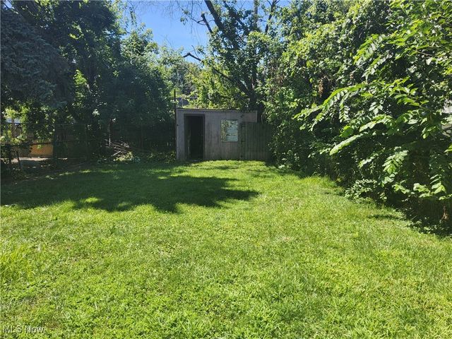 4092 E 72nd Street, Cleveland, OH 44105