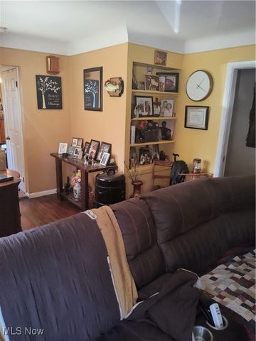 4092 E 72nd Street, Cleveland, OH 44105