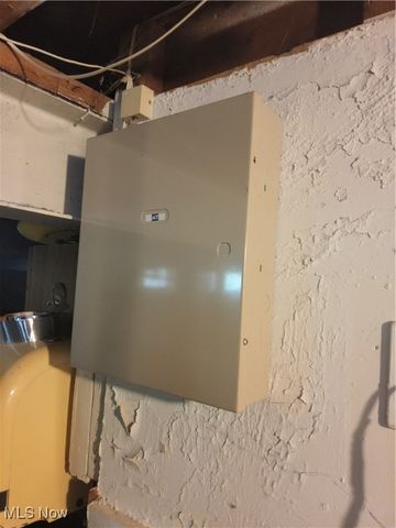 4092 E 72nd Street, Cleveland, OH 44105