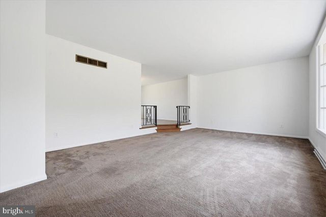 3728 KINGS RD, Pennsburg, PA 18073