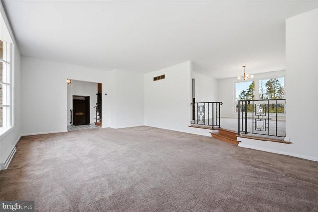 3728 KINGS RD, Pennsburg, PA 18073