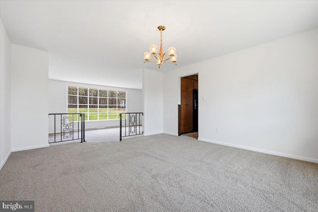 3728 KINGS RD, Pennsburg, PA 18073