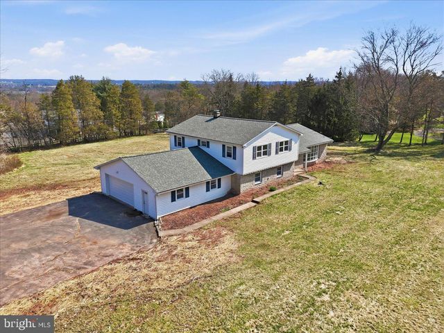 3728 KINGS RD, Pennsburg, PA 18073