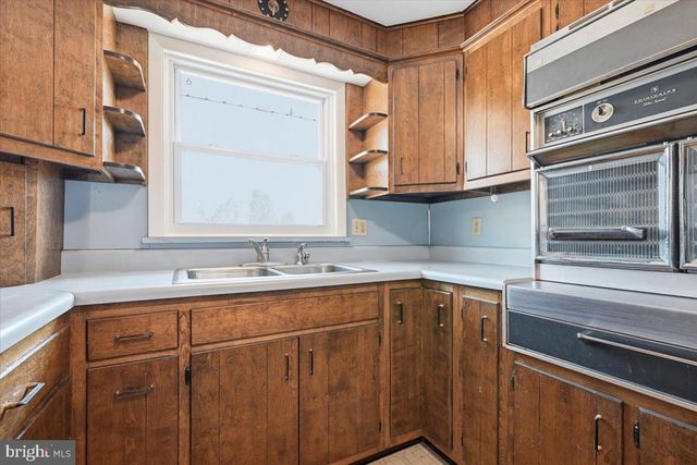 3728 KINGS RD, Pennsburg, PA 18073