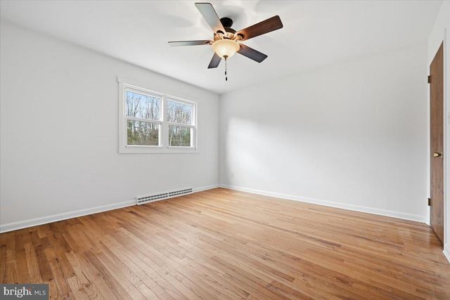 3728 KINGS RD, Pennsburg, PA 18073