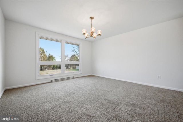 3728 KINGS RD, Pennsburg, PA 18073