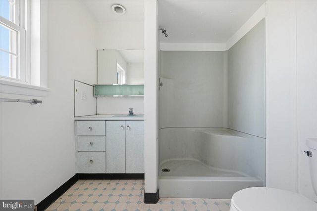 3728 KINGS RD, Pennsburg, PA 18073