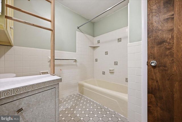 3728 KINGS RD, Pennsburg, PA 18073