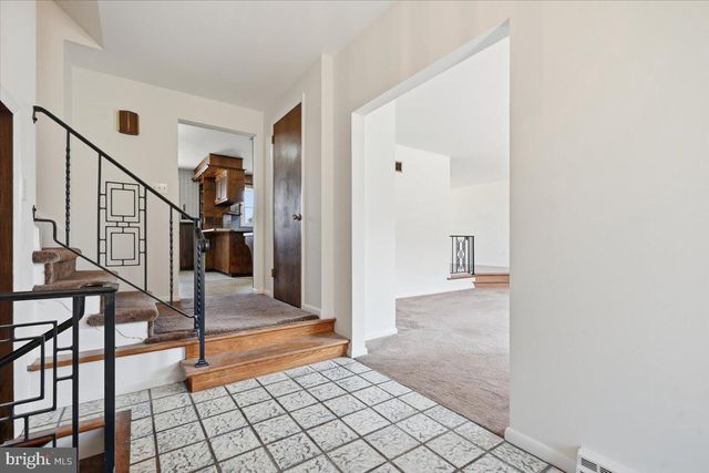 3728 KINGS RD, Pennsburg, PA 18073