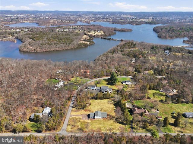 3728 KINGS RD, Pennsburg, PA 18073