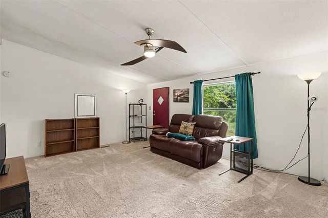 10239 LYONS AVENUE, Lithia, FL 33547